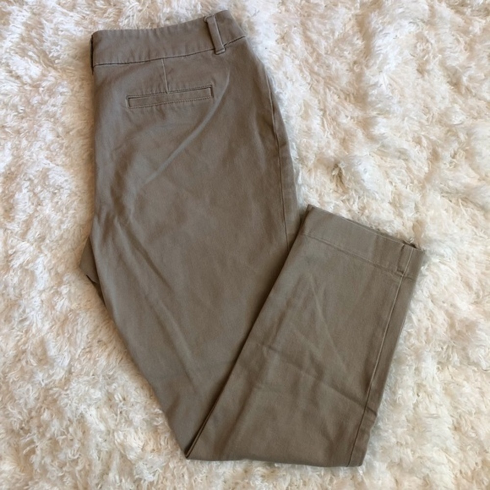 Women’s Faded Glory Tan Capri’s Size 8, NWOT
